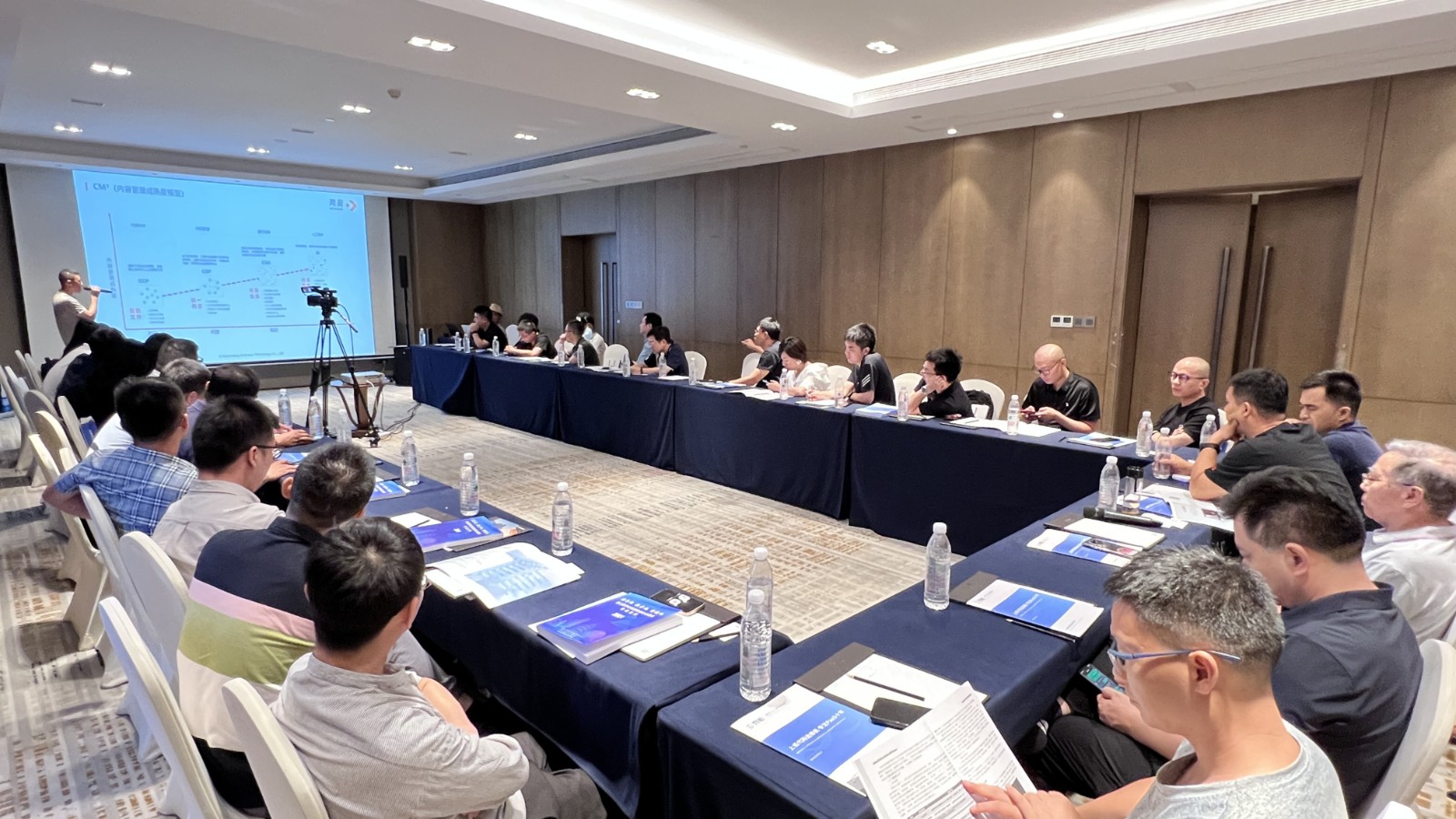 会议会场2 (1).jpg