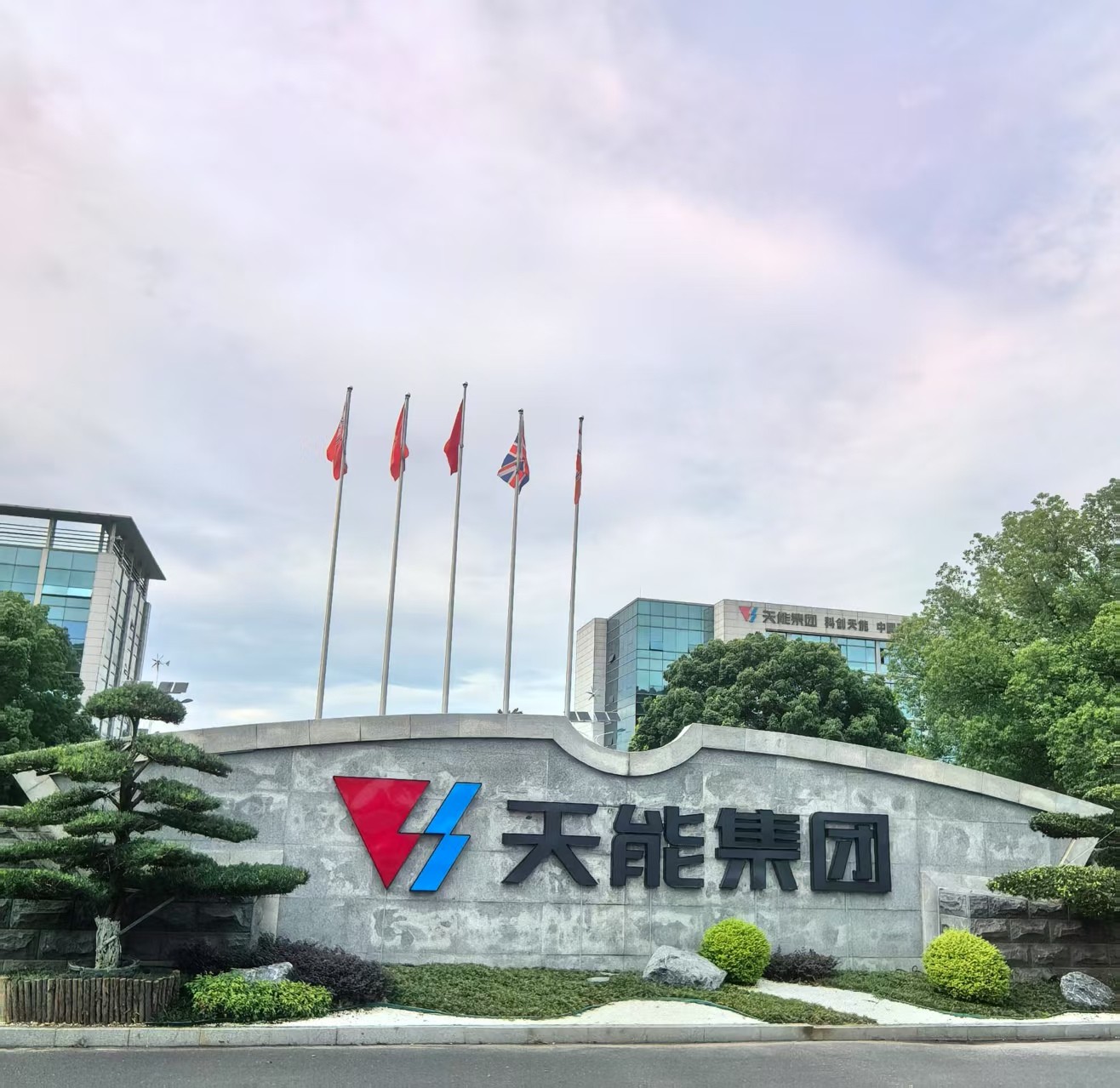 大门.jpg